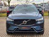 Volvo XC 60 B4 AWD R-Design Facelift Bowers & Wilkins - blaue Volvo XC60