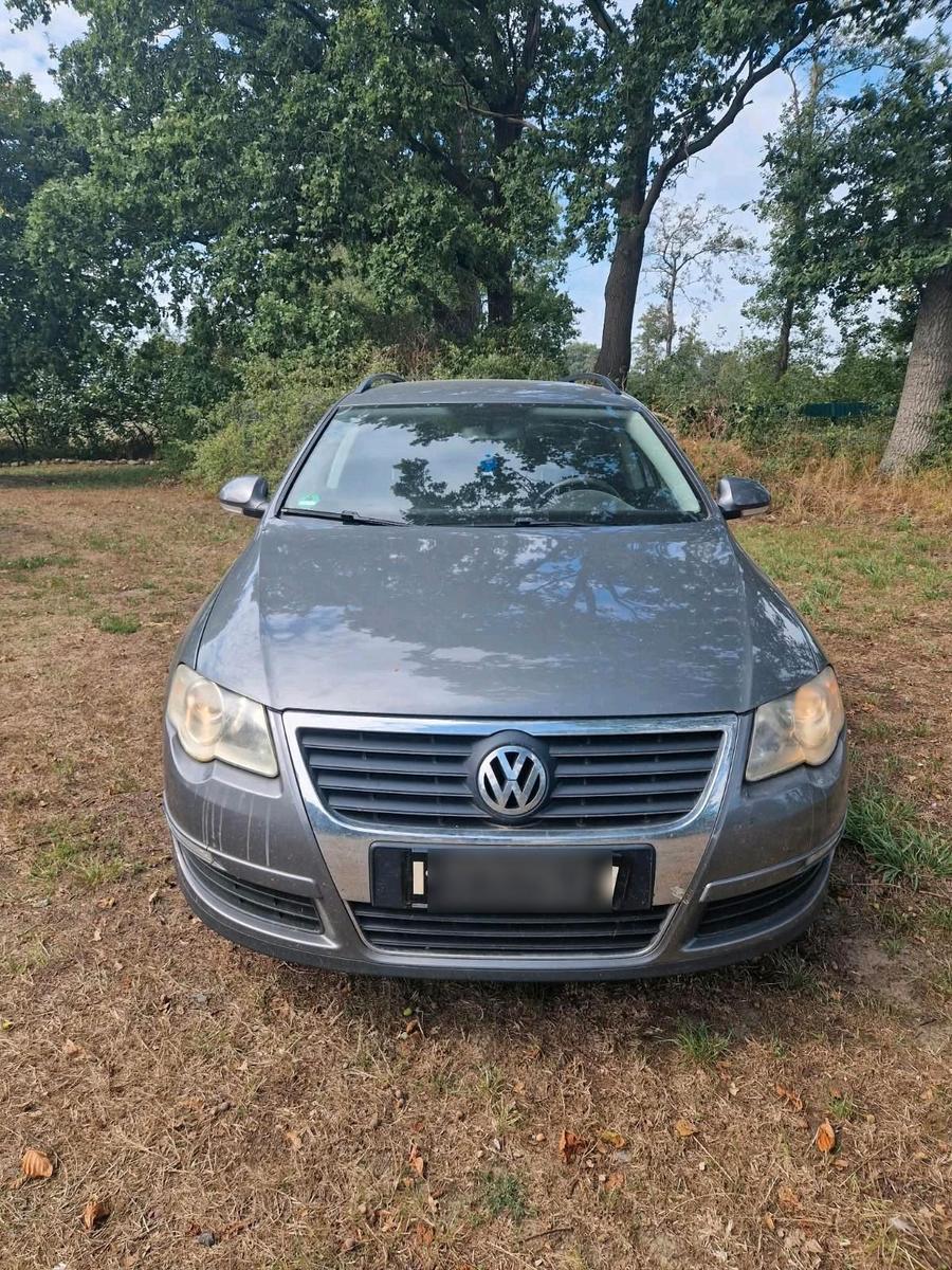 Volkswagen Passat 2007 — rear view