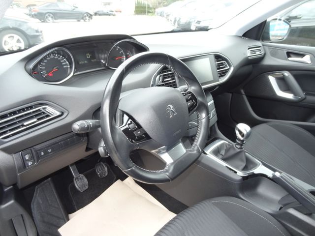 Fahrzeugabbildung Peugeot 308 SW Active/AHK/65.500km/1.Hand/SitzH/PDC/