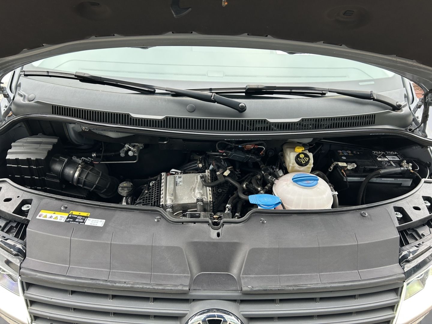 T6.1 Kasten 2,0l TDI 5-Gang AHK Navi LED ACC App