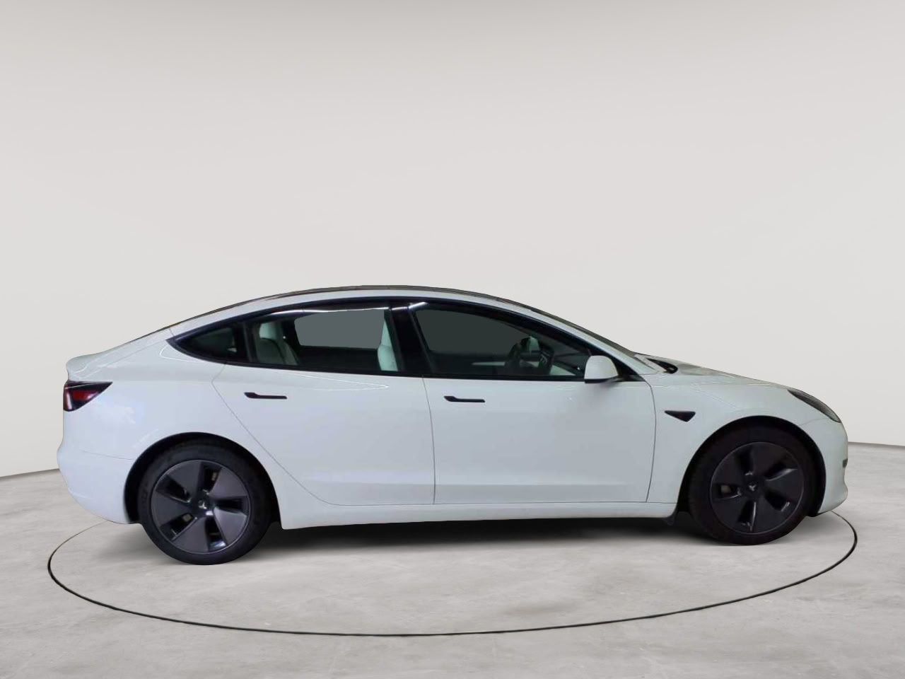 Tesla Model 3 Standard Reichweite Plus foto 3
