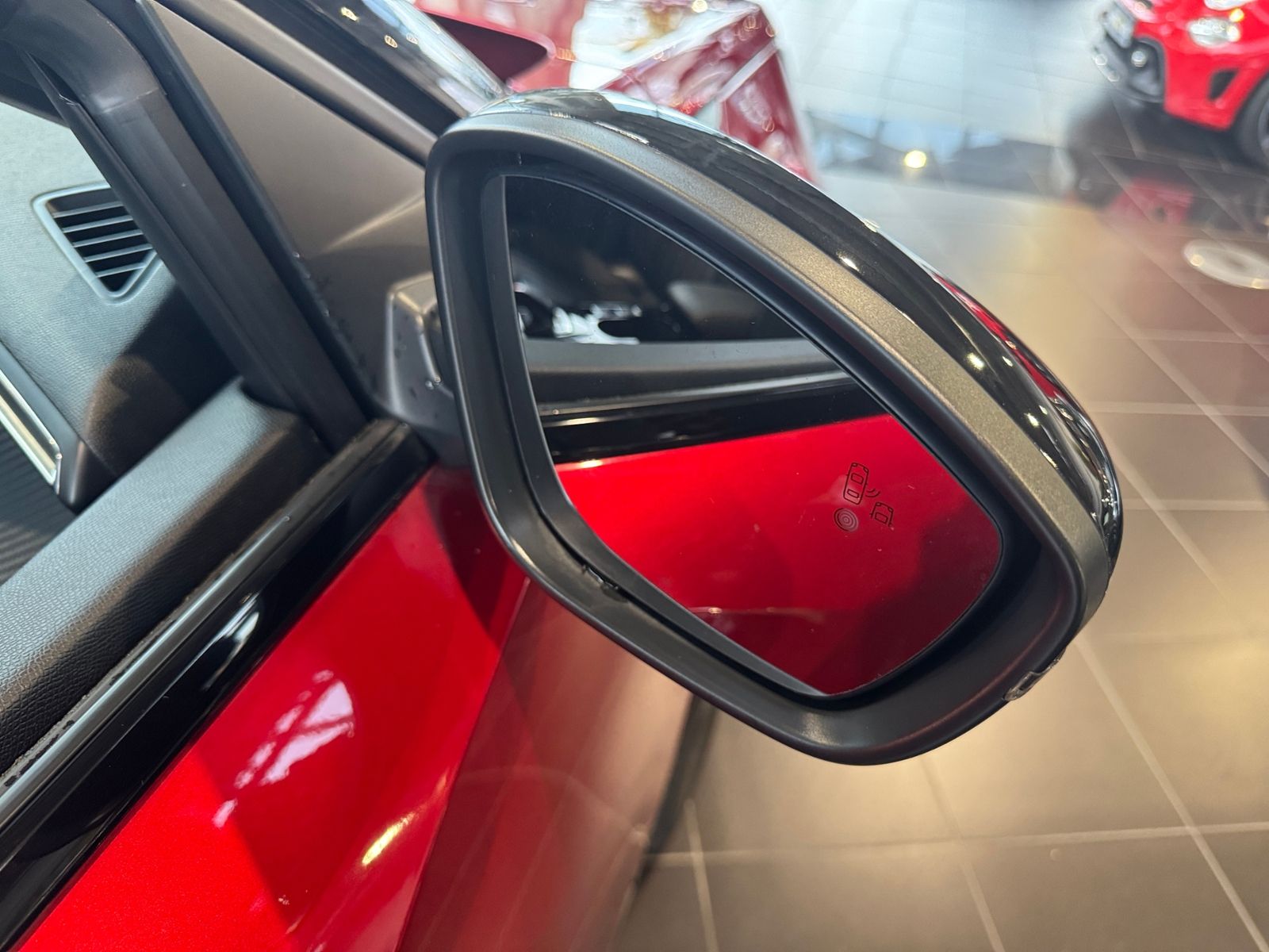 Fahrzeugabbildung Peugeot 2008 GT PANO LED NAVI ALU