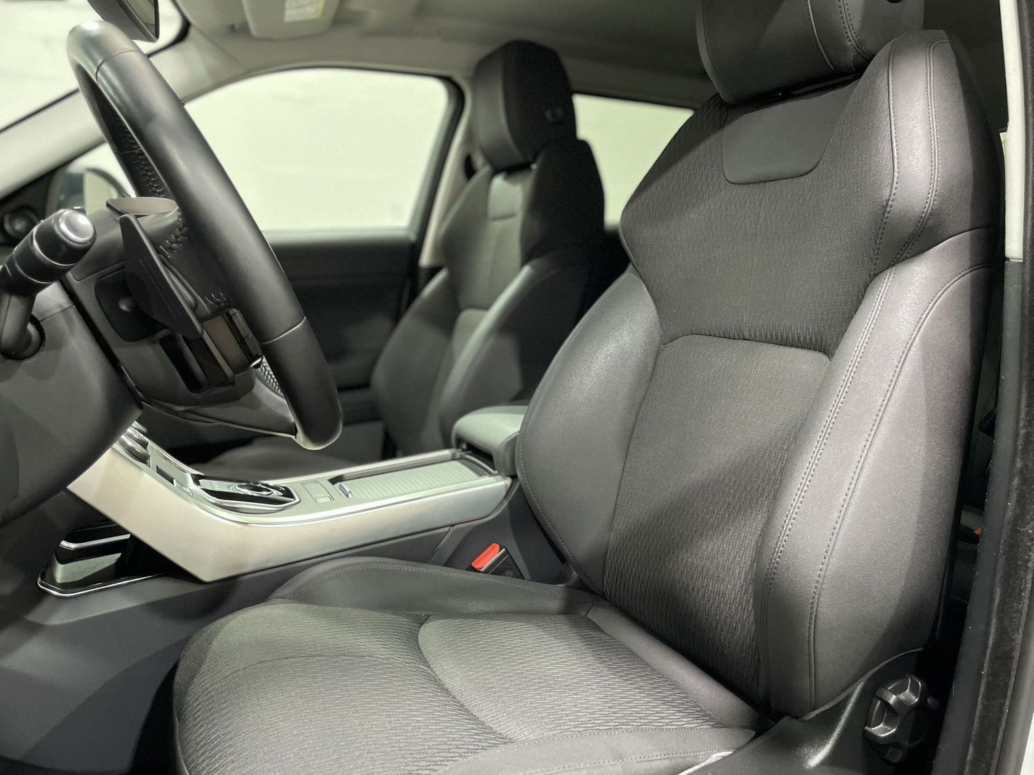 Fahrzeugabbildung Land Rover Range Rover Evoque 2.0TD Pure #Kamera#Navi#LED