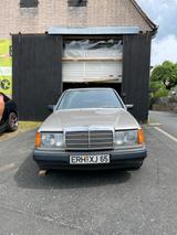 Mercedes-Benz Mercedes 230 E - Mercedes-Benz E-Klasse: Kleinwagen
