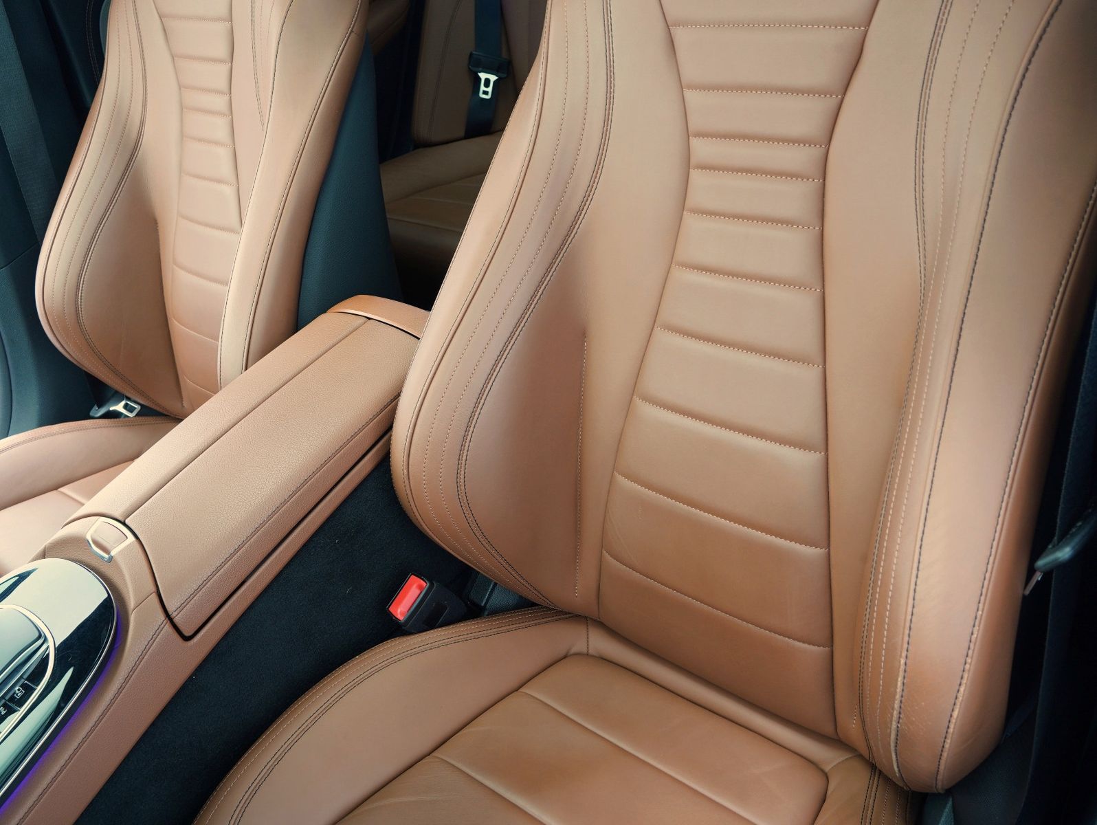 Fahrzeugabbildung Mercedes-Benz E 300 de T 4Matic AMG Line DISTRONIC/PANORAMA