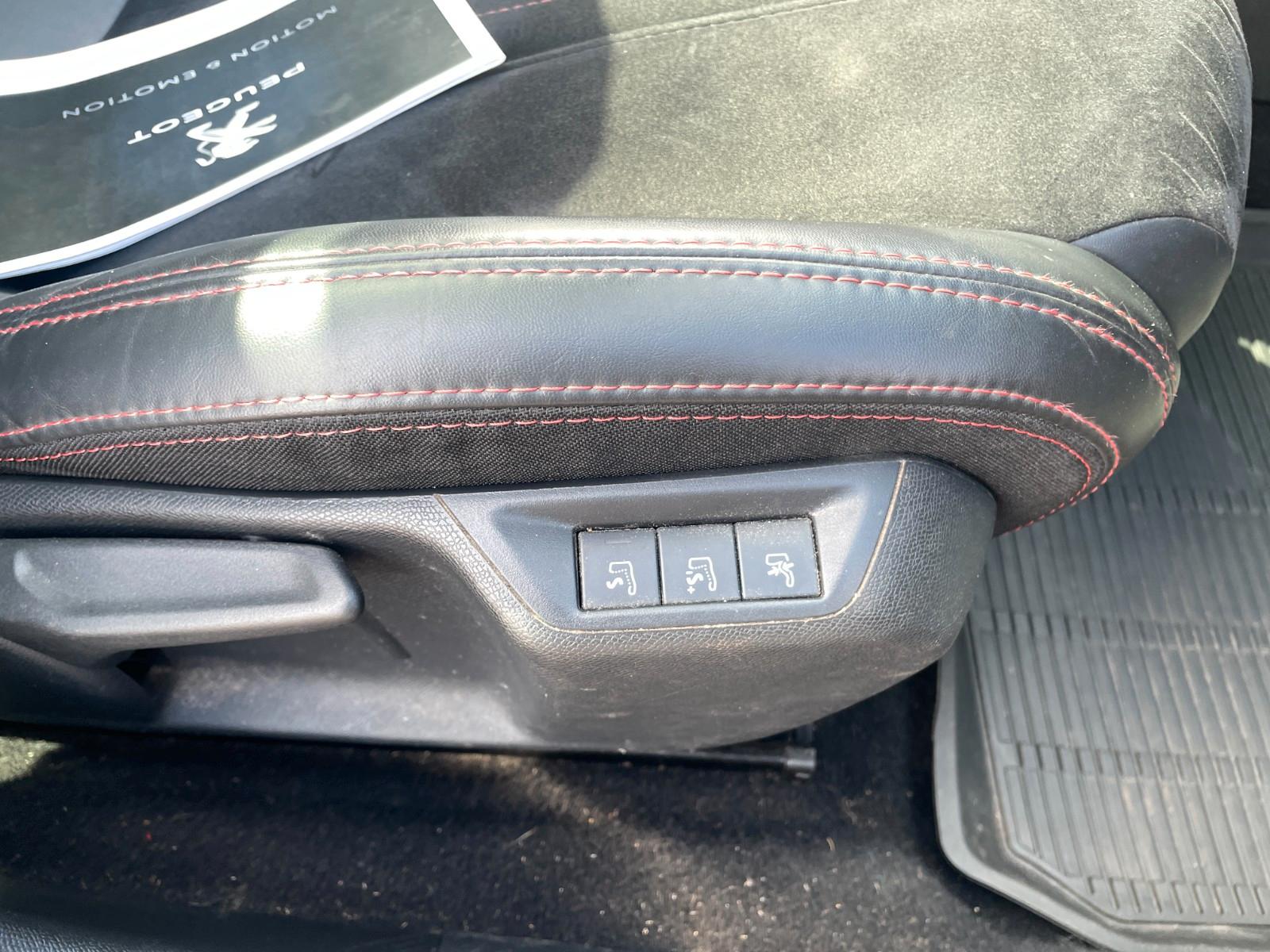 Peugeot 308 2015 — photo 17