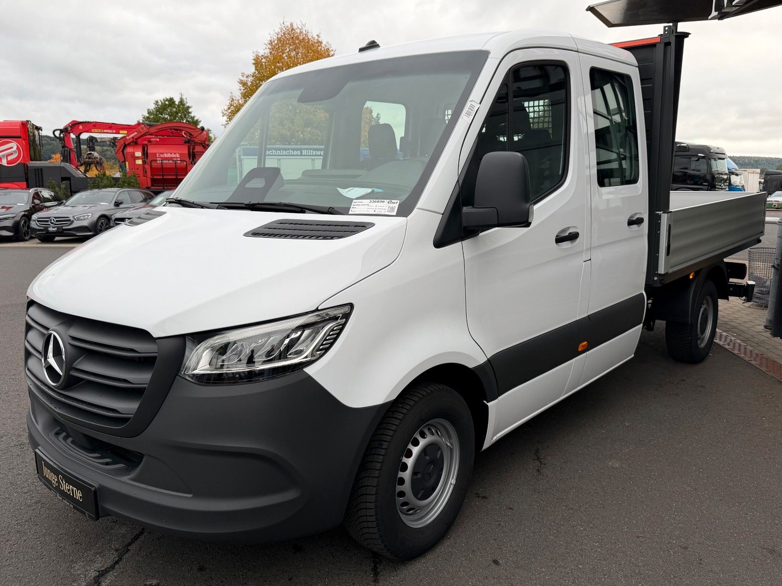 Fahrzeugabbildung Mercedes-Benz Sprinter 319 CDI 3665 DoKa AHK Klima LED