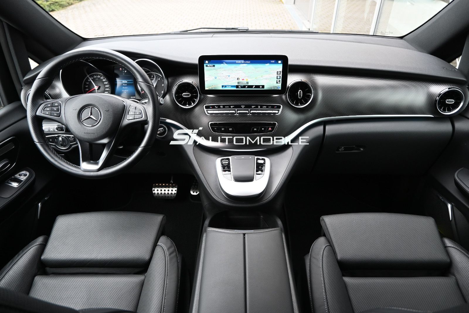 Fahrzeugabbildung Mercedes-Benz V 250 d 4Mat. AMG extralang °AIRMATIC°AHK°STHZ°