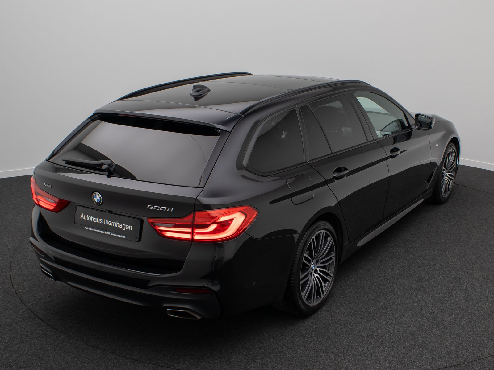Fahrzeugabbildung BMW 520d xD M Sport Individual 360&deg;HUD HiFi Panorama