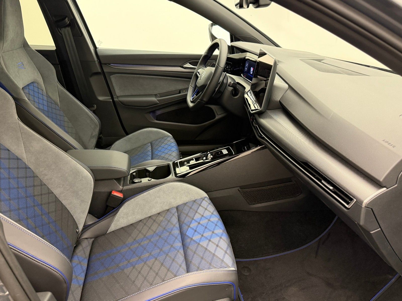 Volkswagen Golf 8 PA R TSI DSG 4M BlackPerformance270EA8 foto 3