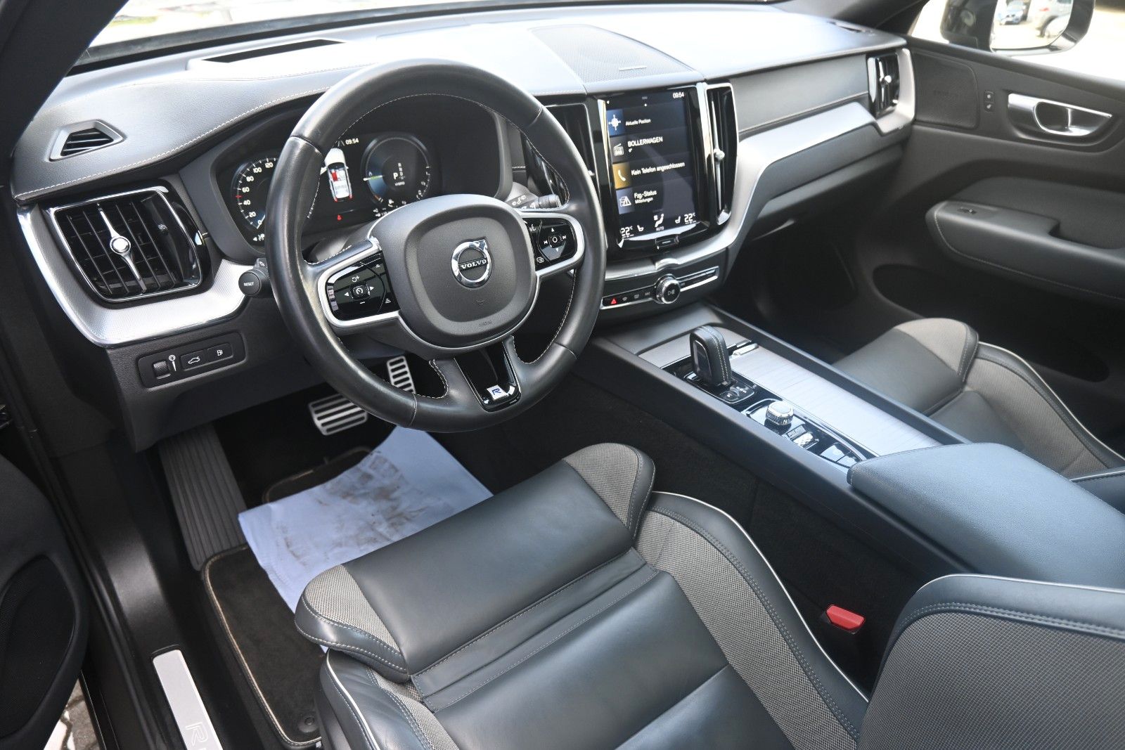 Fahrzeugabbildung Volvo XC60 T8 Twin Engine AWD R-Design*360°*LUFT*ACC