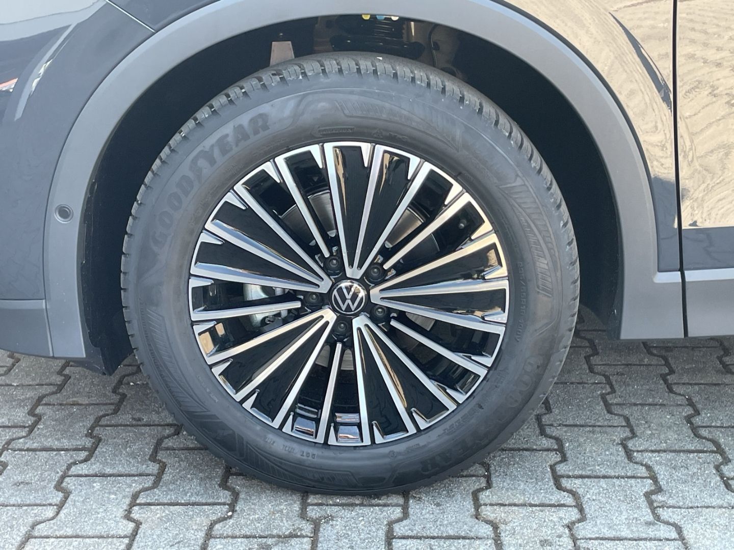 Tiguan 1.5 eTSI DSG ENERGY AHK/Navi/360°Kamera/A