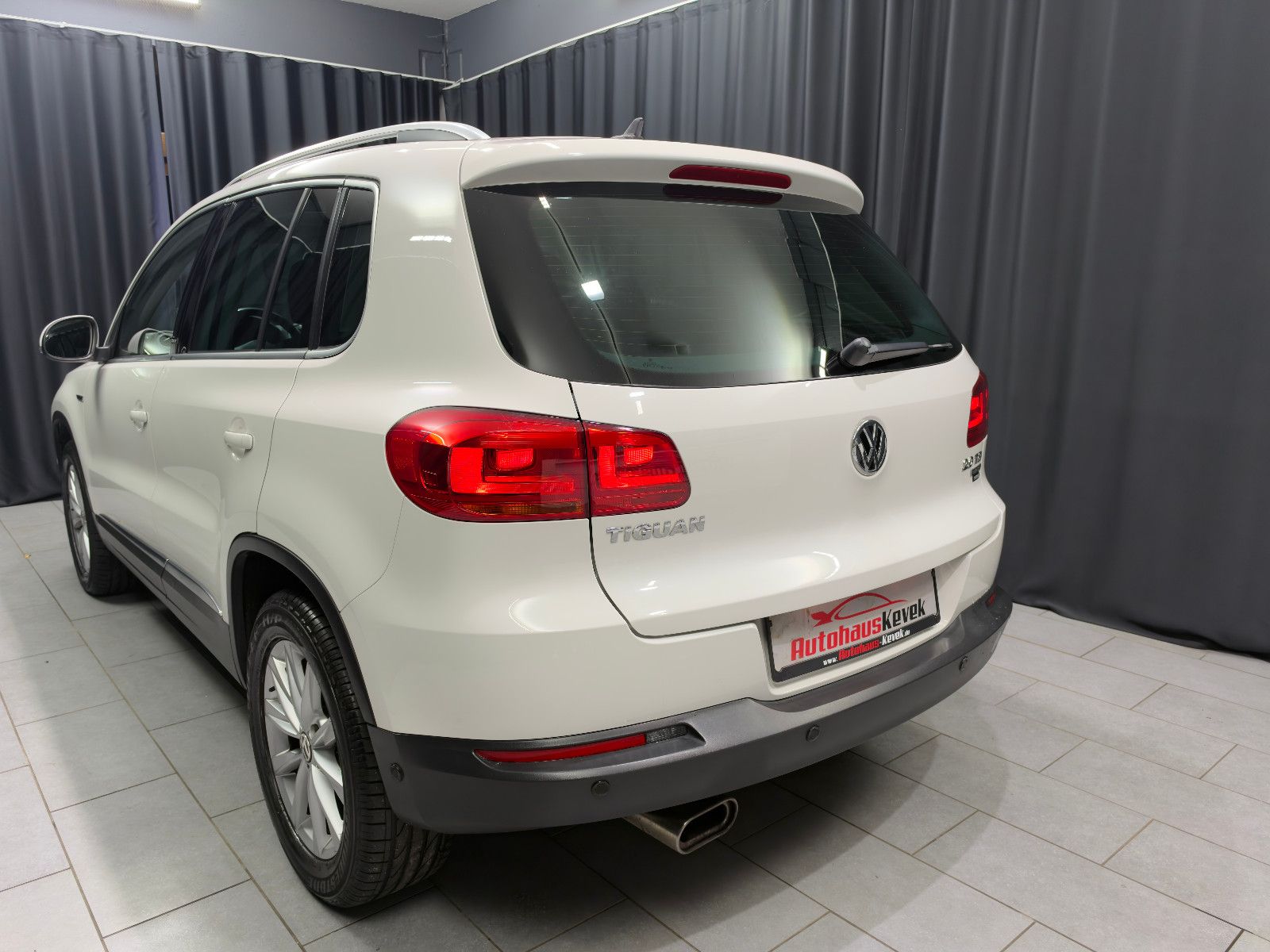 Fahrzeugabbildung Volkswagen Tiguan 2.0 TSI 4MOTION Track&Style |PANO|LEDER