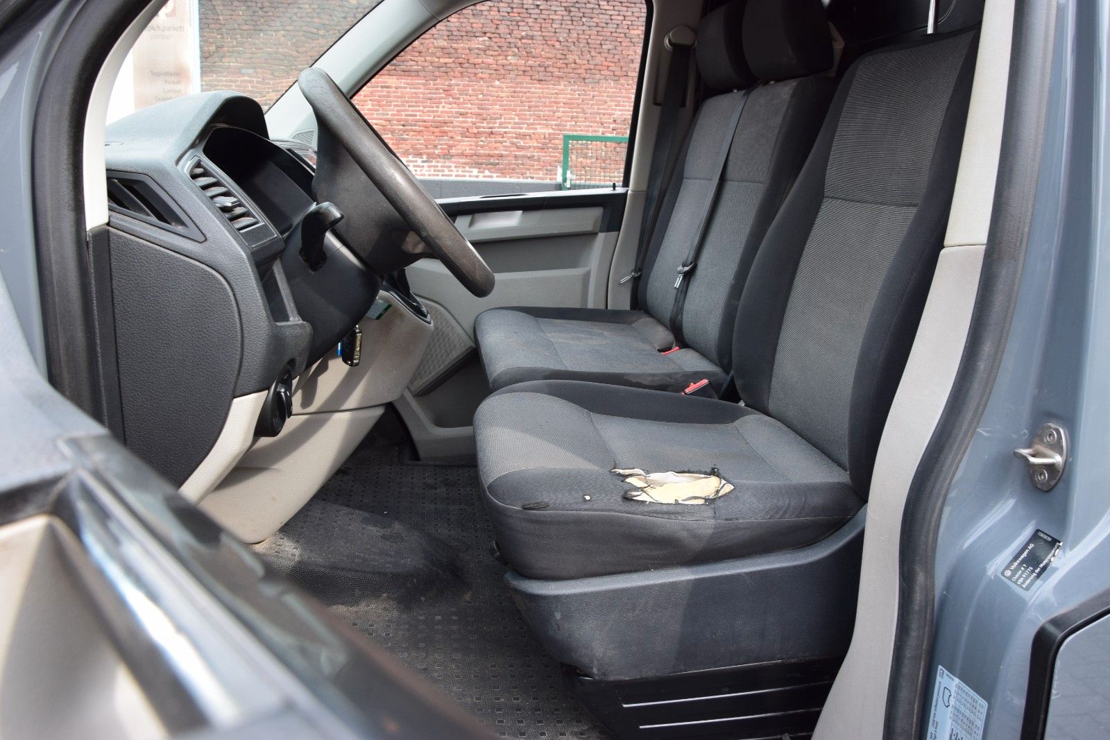 Fahrzeugabbildung Volkswagen T6 Transporter Kasten/Kombi Kasten FWD 1. Hand