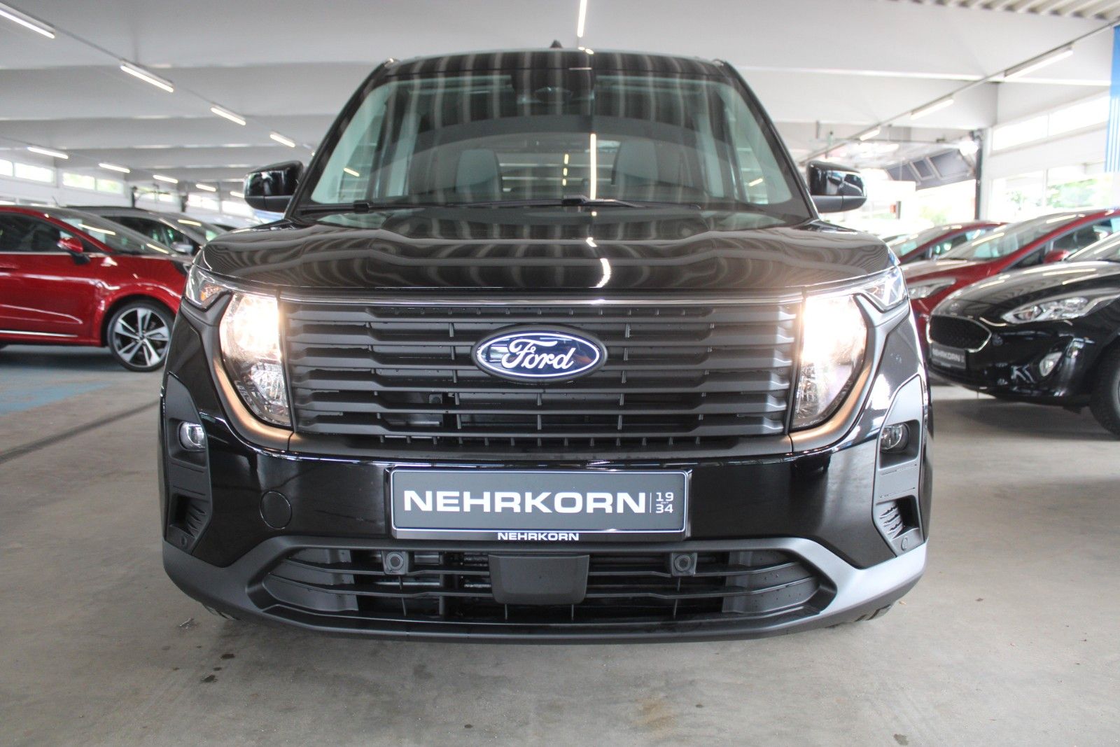 Fahrzeugabbildung Ford Tourneo Courier Titanium Winter + FahrerAssPaket