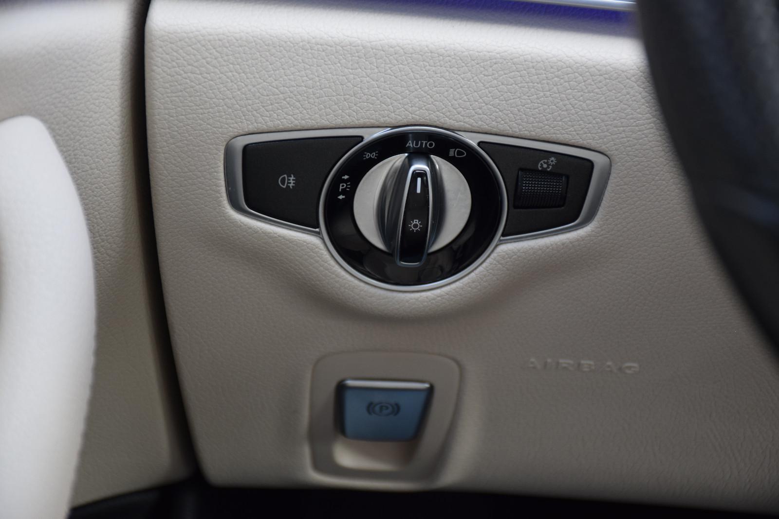 Mercedes-Benz E 220 d T-Modell Avantgarde LED KAMERA AHK SHZ