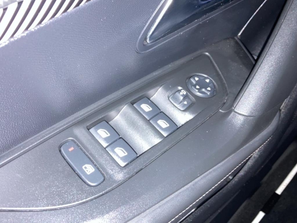 Peugeot 2008 Hybrid Allure AT Shz Navi Kamera PDC v+h