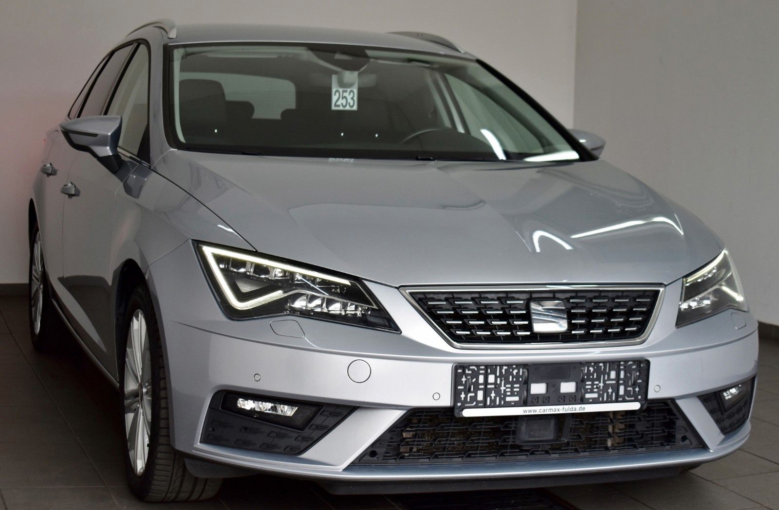 Fahrzeugabbildung SEAT Leon ST Xcellence T.Leder,Navi,LED,SH,PDC,AHK