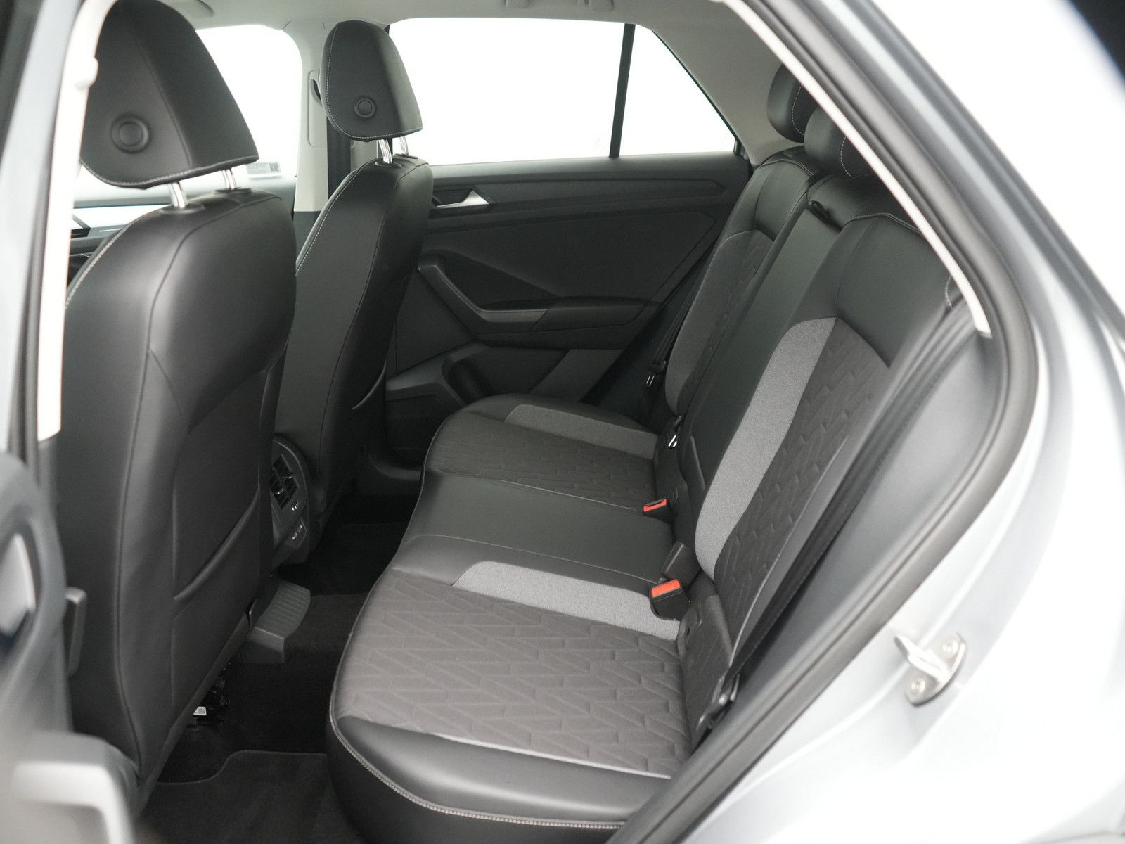 Volkswagen T-Roc - Bild 13