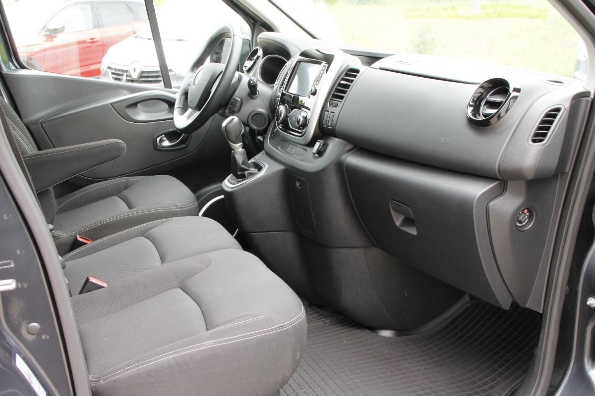 Fahrzeugabbildung Renault Trafic III Grand Spaceclass 9 Sitzer, Automatik