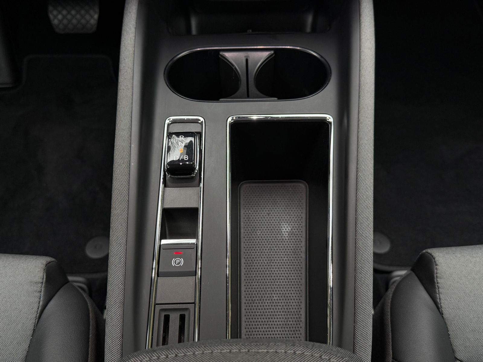 Fahrzeugabbildung SKODA Enyaq 60 Loft CCS+LED+NAV+SHZ+KAMERA+AHK+ACC+DAB