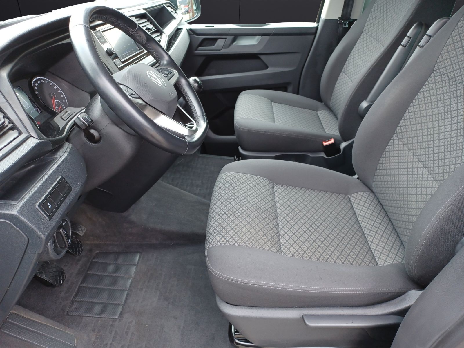 Fahrzeugabbildung Volkswagen T6 Multivan T6.1 TDI Family KLIMA VORB. AHK PDC