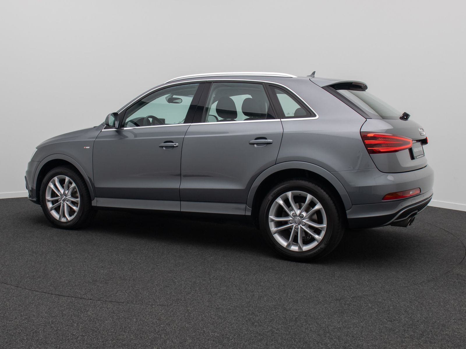 Fahrzeugabbildung Audi Q3 1.4 S Line Tempomat PDC BiXenon Sportsitz 18"