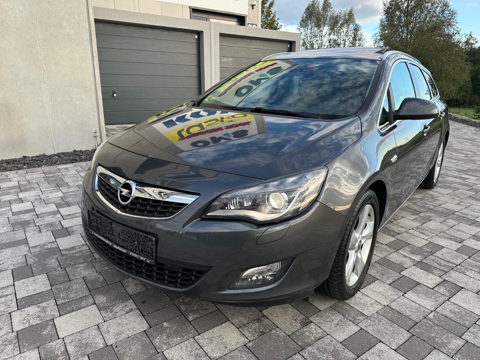 Opel Astra 2011 — photo 9