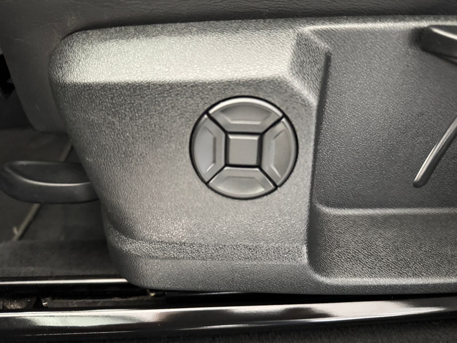 Fahrzeugabbildung Audi Q3 45 TFSI e S-TRONIC S-LINE ACC VIRTUAL LED KAM