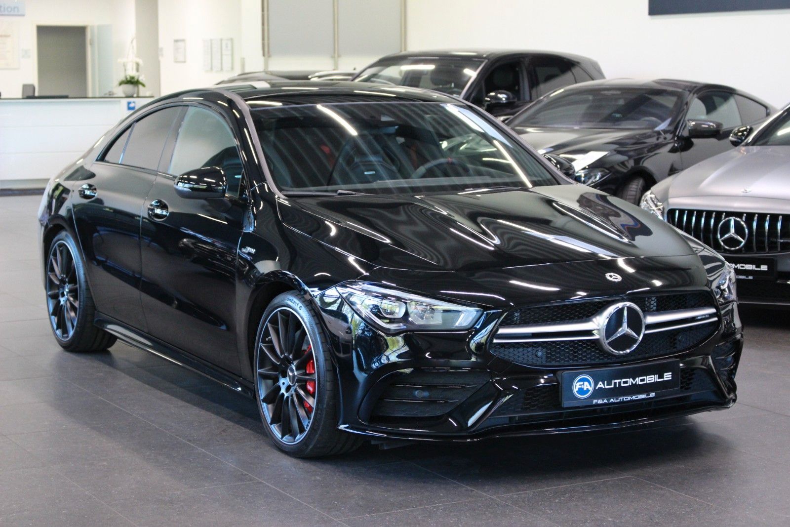 Fahrzeugabbildung Mercedes-Benz CLA 35 AMG 4Matic 1. Hand*Pano*Ambiente*MWST