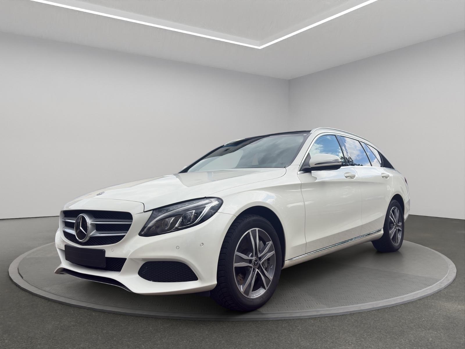 Mercedes-Benz C 400 T 4MATIC Pano/Comand/Distronic/AHK