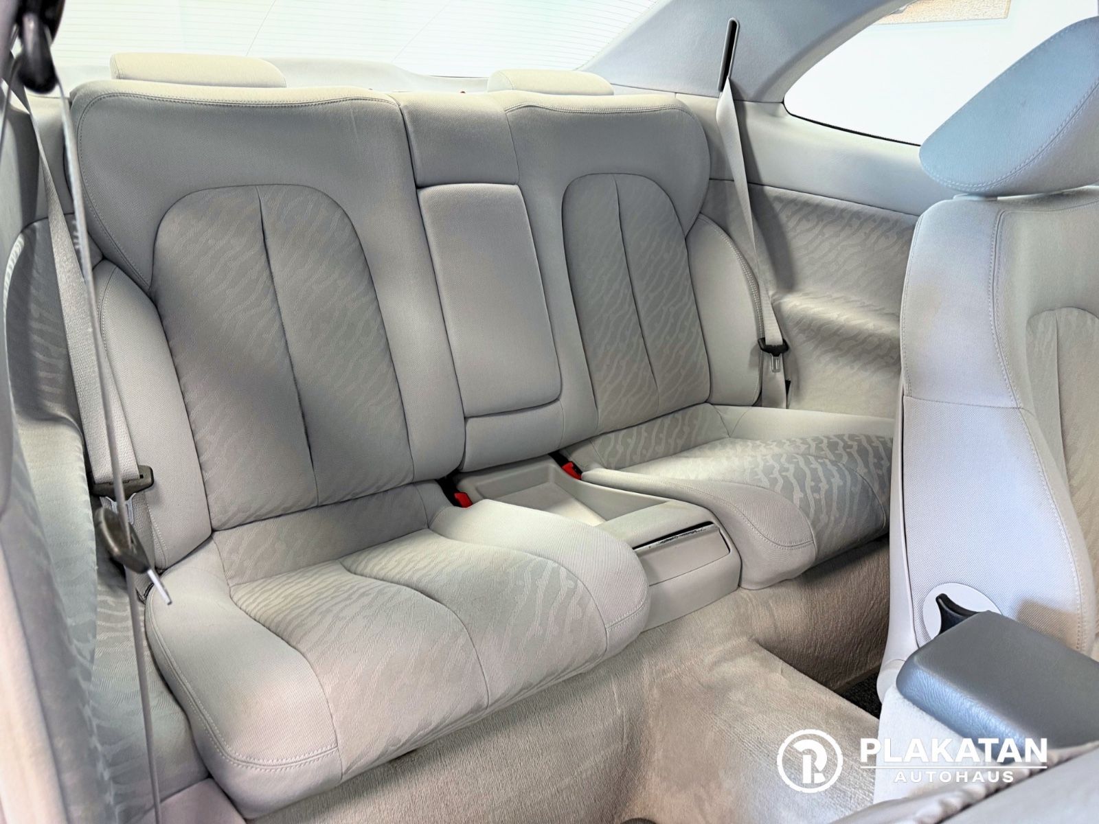 Fahrzeugabbildung Mercedes-Benz CLK 320 Elegance V6 Tempomat MB-Service