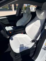 Tesla Model Y RWD 2023 | LFP | Weiß/Weiß - Tesla Model Y: Von Privat