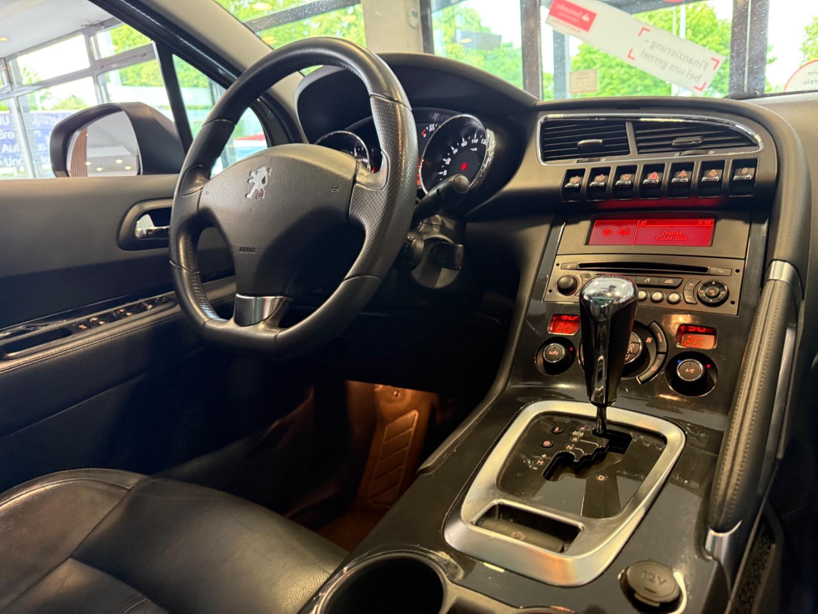 Peugeot 3008 Allure AUTOMATIK!! LEDER/PANORAMADACH/XENON