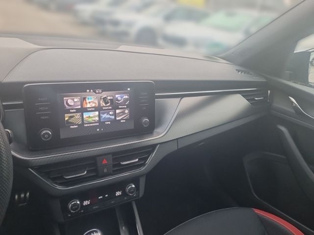 Fahrzeugabbildung SKODA Kamiq 1.5 TSI Monte Carlo AHK KESSY LED CLIMA