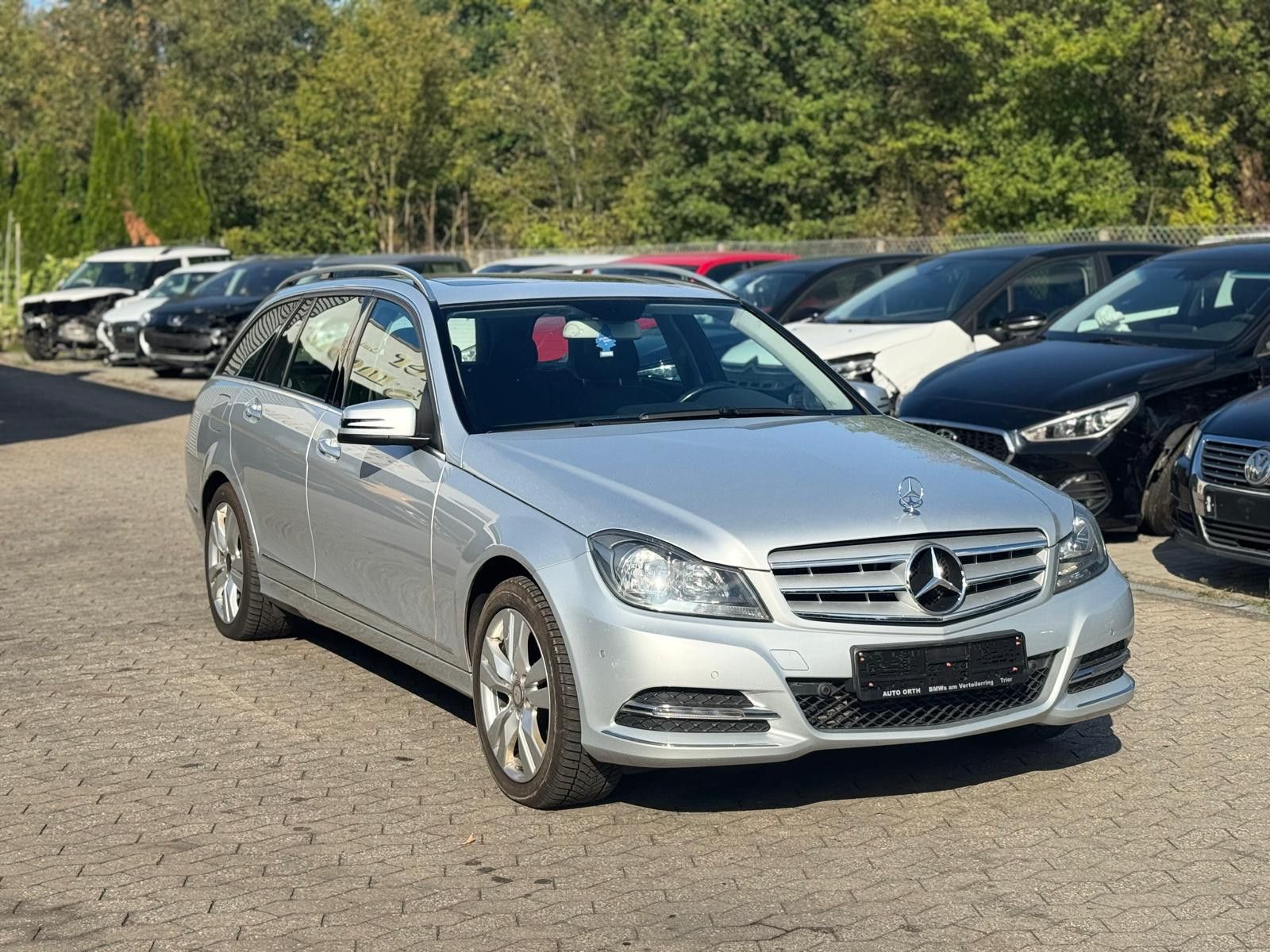 Mercedes-Benz C 180 CGI Avantgarde*Navi*Automatik*Teilleder*