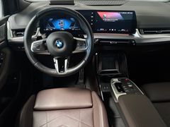 Fahrzeugabbildung BMW 218i Active Tourer M Sport--ACC/Travel/Pano/Head