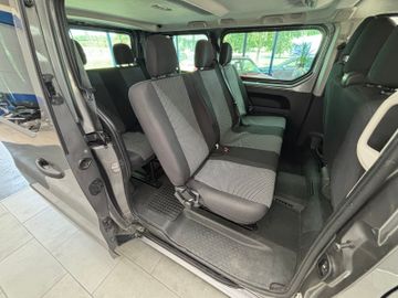Opel Vivaro - 10
