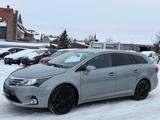Toyota Avensis Combi 1,8-l- Executive - Toyota Avensis: 1.8