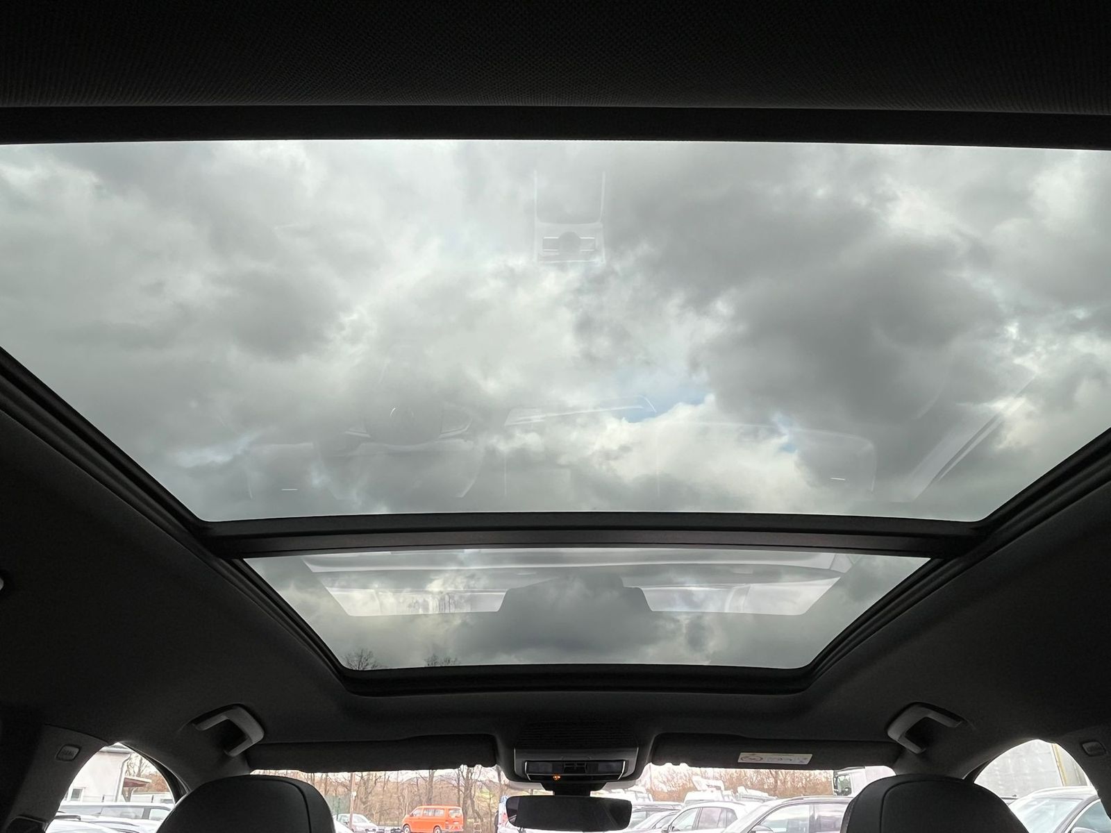 Изображение автомобиля Volkswagen Tayron 2.0 TDI 4M R-Line BLACK*7Si*MATRIX*PANO