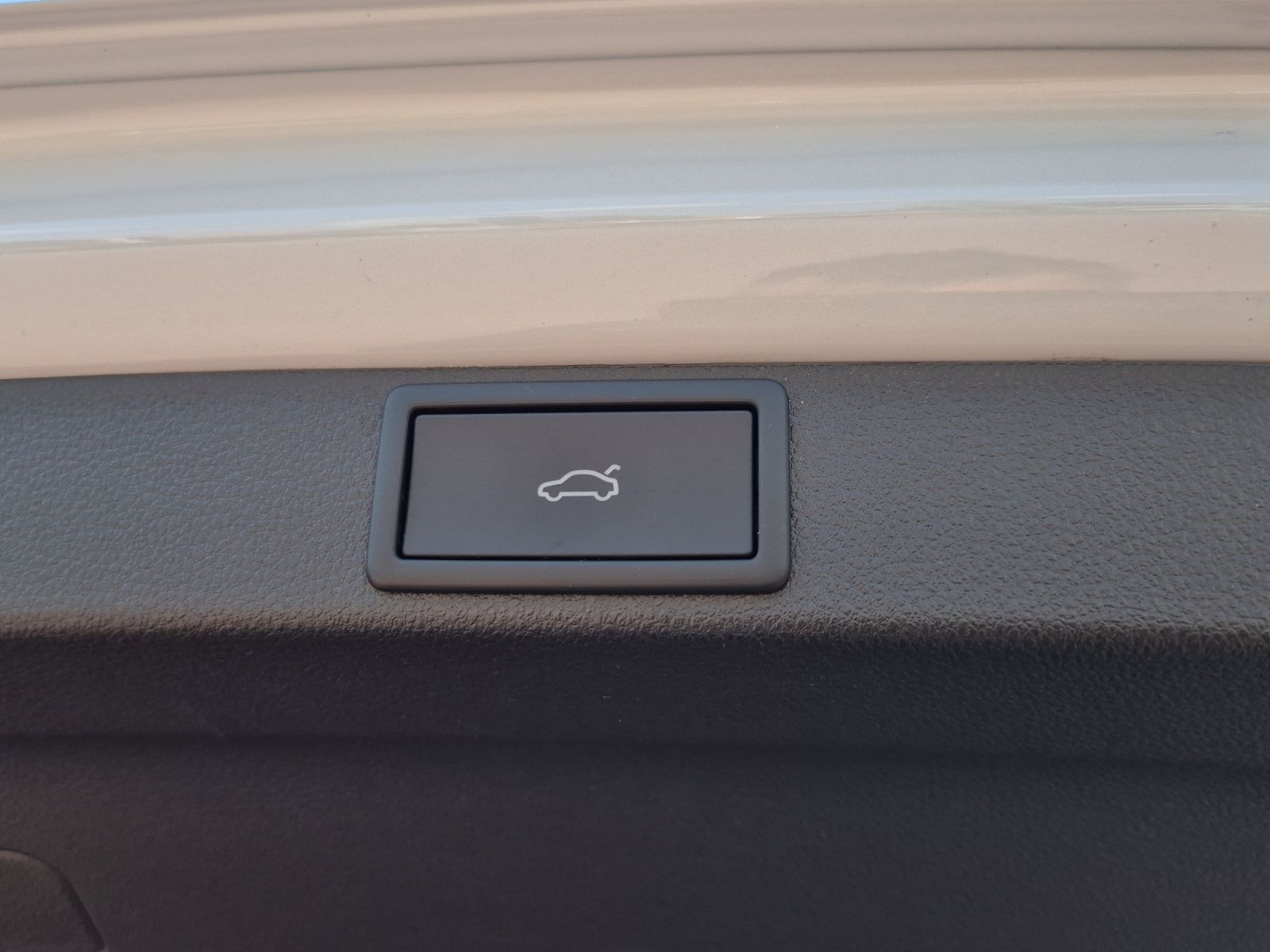 Fahrzeugabbildung SKODA Octavia Combi TDI Selection DSG Matrix Navi ACC
