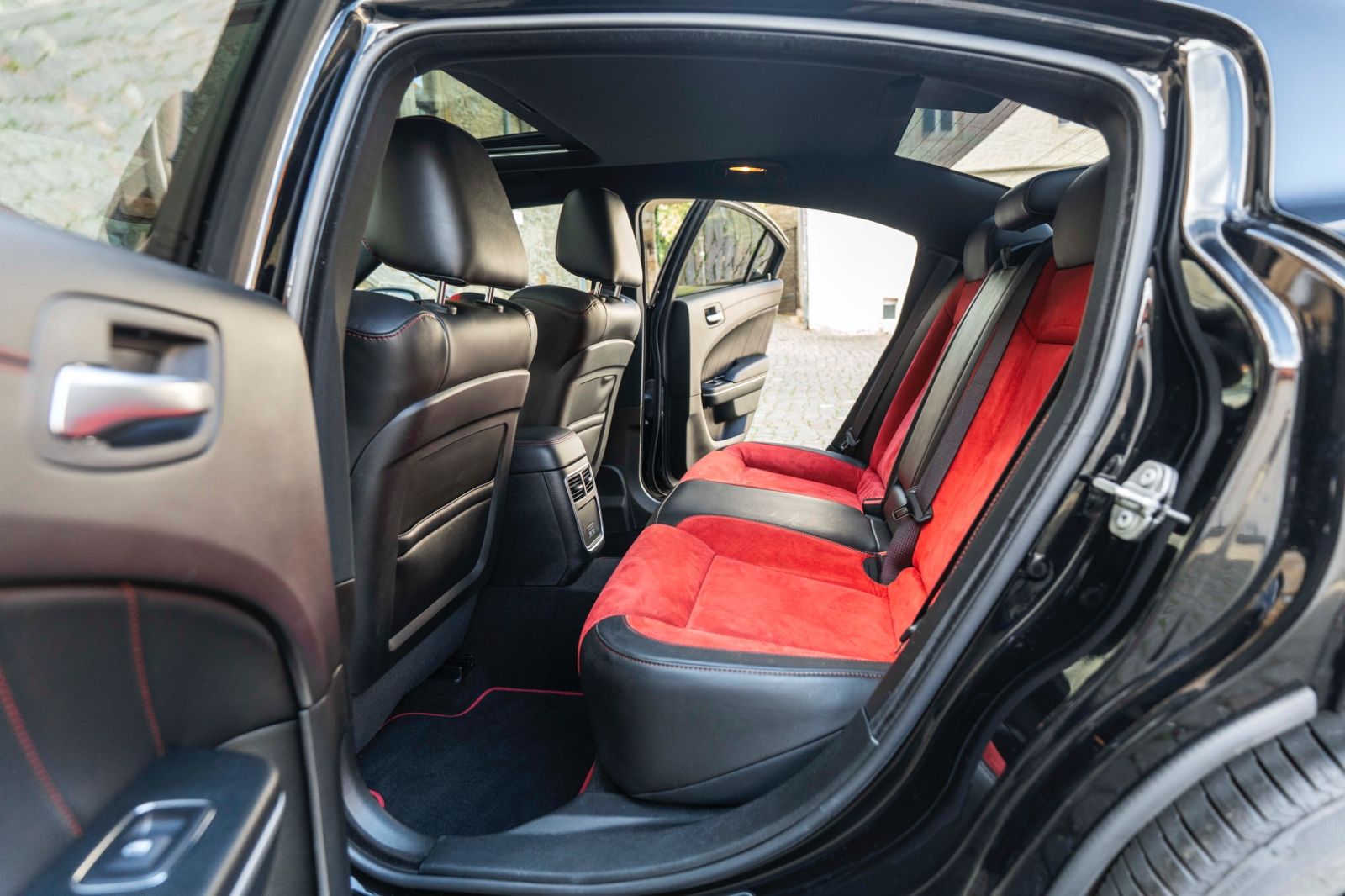 Fahrzeugabbildung Dodge Charger 6,4L SRT SCAT-PACK ALPINE KAM LED TOTW