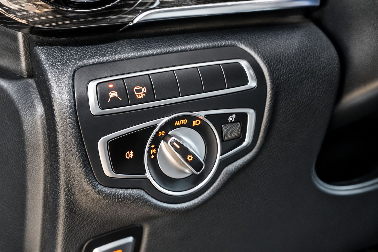 Fahrzeugabbildung Mercedes-Benz V 300d lang *Burmester*360°KAM*6-Sitz*SHZ*Navi