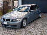 BMW 320 3er E90 Xenon, Navi, AHK, Austauschmotor - BMW: Austauschmotor