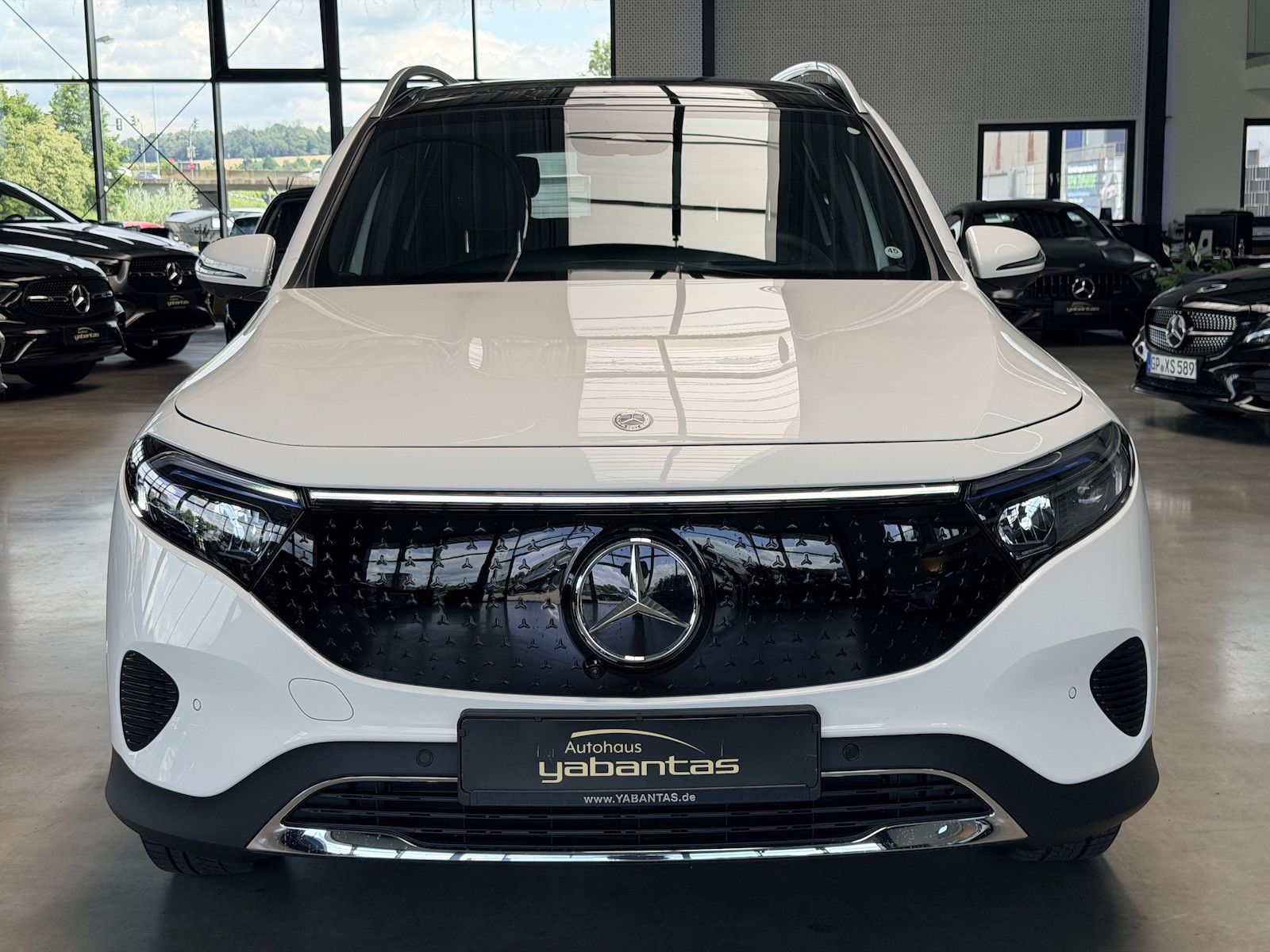 Mercedes-Benz EQB 250+ Pano 360°-K DISTRONIC+ Memory Ambienten imagem 2