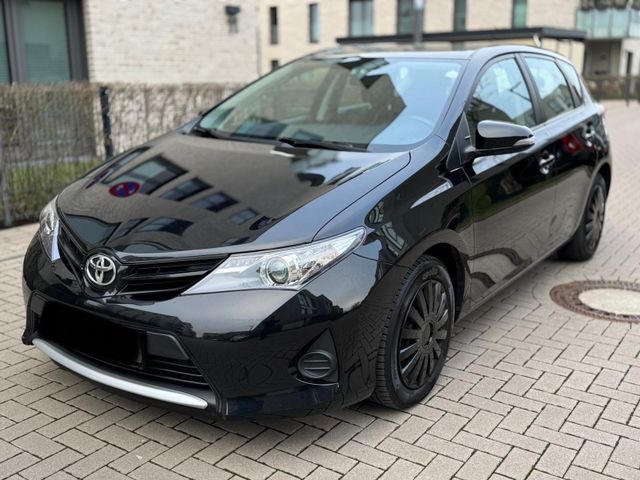 Toyota Auris Cool