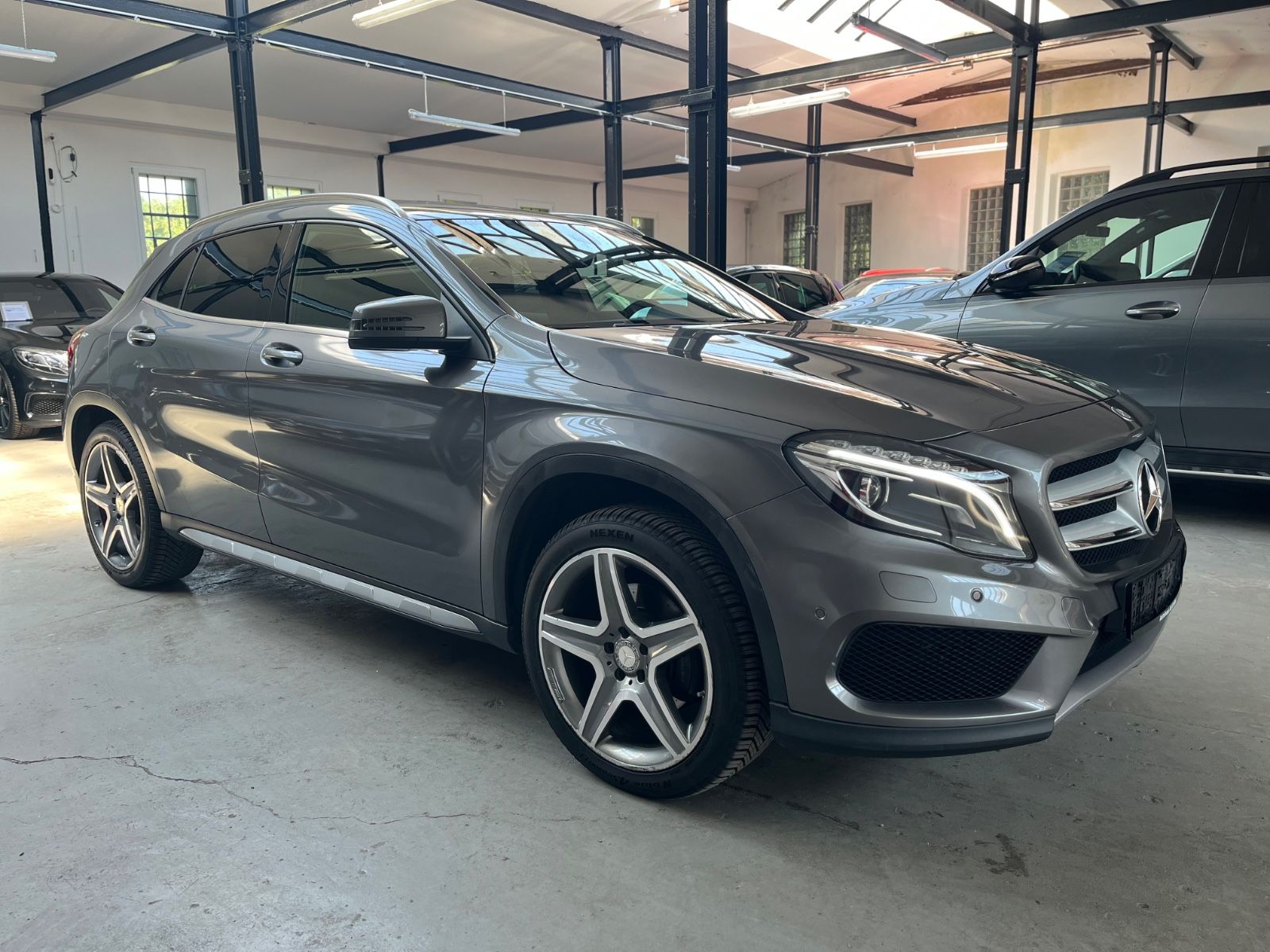 MERCEDES-BENZ GLA 250 *AMG-LINE*180°*PDC*ALCANTARA*NAVI*