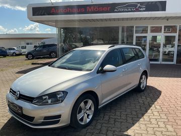 Volkswagen Golf - 1