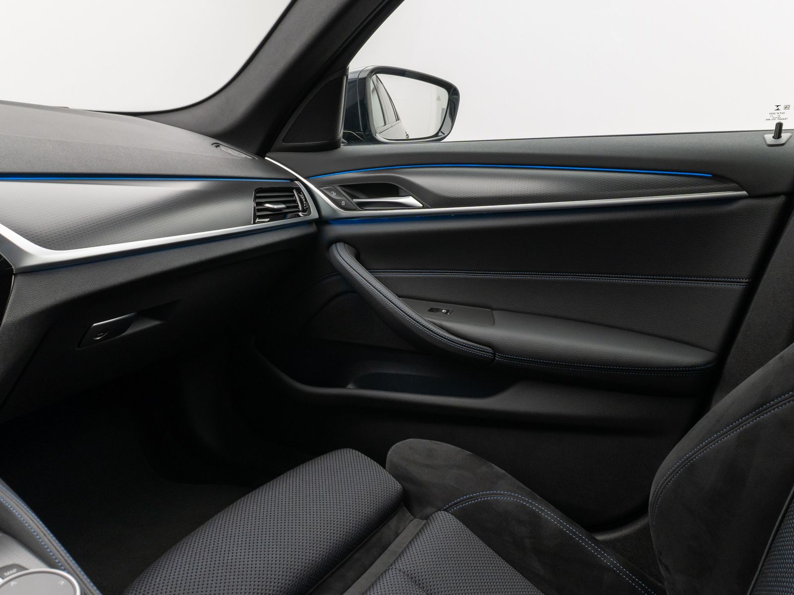 Fahrzeugabbildung BMW 520e M Sport Kamera Laser HUD DAB HiFi Komfort
