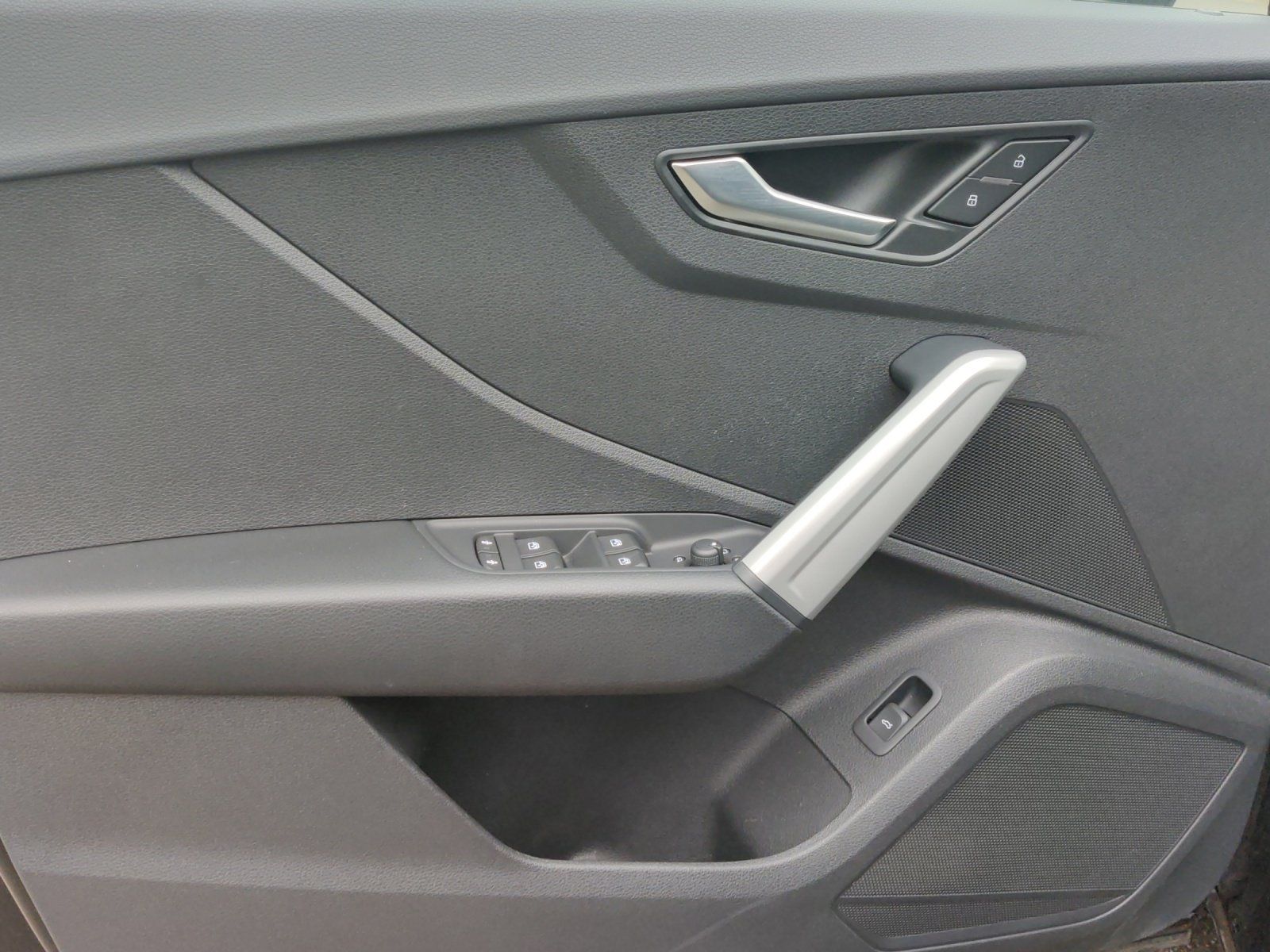 Fahrzeugabbildung Audi Q2 advanced 35 TFSI AHK,Kamera,LED,Navi,PDC,SHZ